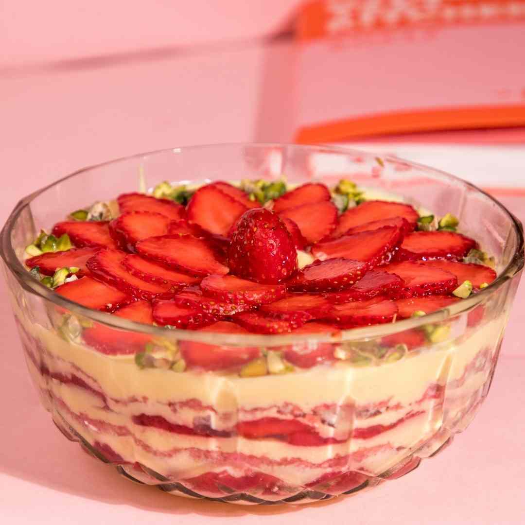 Strawberry Tiramisu party dish zoet delivery delhi noida gurgaon