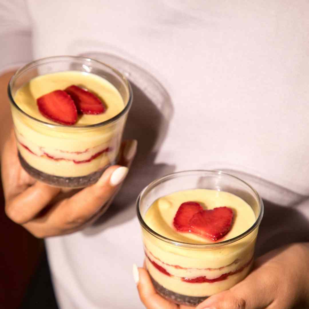 Strawberry Tiramisu party dish cup zoet delivery delhi noida gurgaon